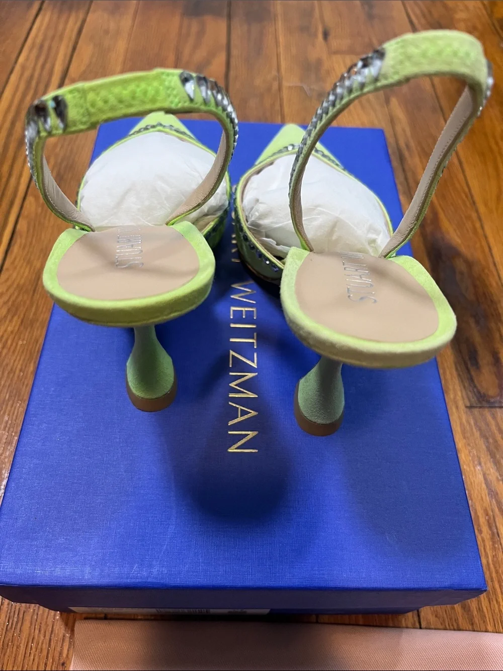 Stuart Weitzman chartreuse suede gemcut xcurve 100 along back pumps sz 7 NIB - Picture 8 of 9